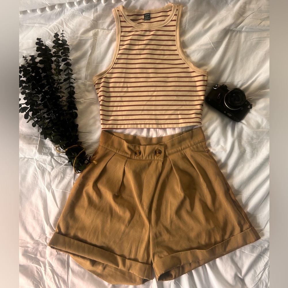 High Waisted Pleated Shorts Tan Brown Cuffed Hem Women’s Size S